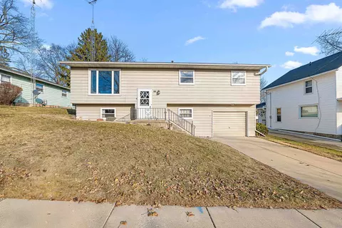 318 Scott St, Cambria, WI 53923