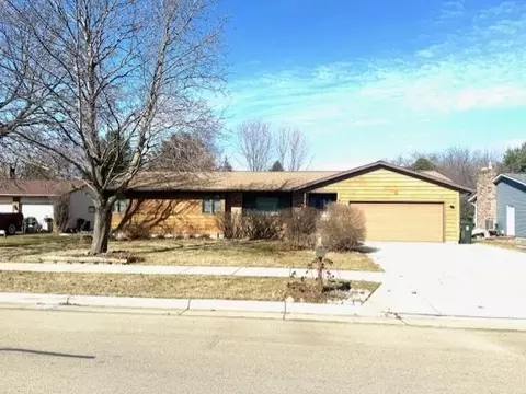 220 Tower Dr, Sun Prairie, WI 53590