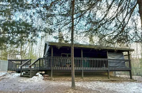 279 Lakeshore Dr, Oxford, WI 53952