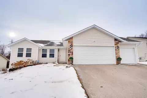 3221 Emerald Dr, Janesville, WI 53546