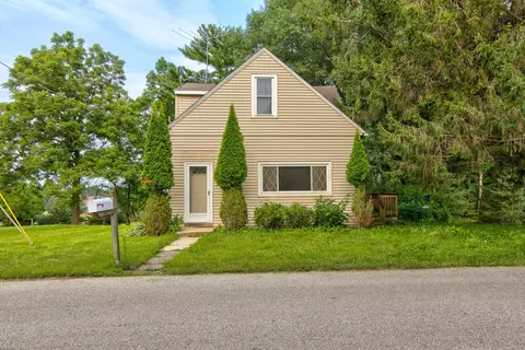 694 Fox Ln, Waterloo, WI 53594