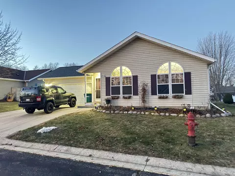 n115w21106 Brookside Cir, Germantown, WI 53022