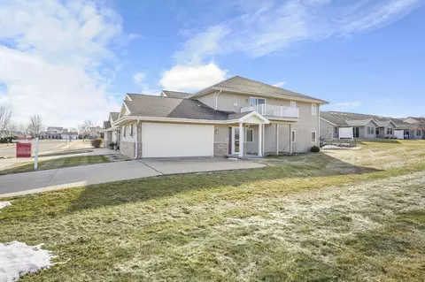 190 Valley Dr, Lodi, WI 53555