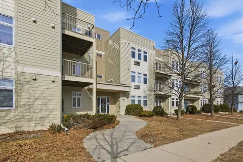 8206 Starr Grass Dr #204, Madison, WI 53719