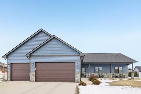 6 N Windmill Ridge Rd, Evansville, WI 53536