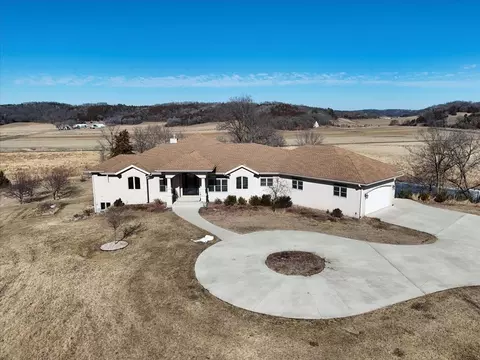 9917 Carter Rd, Mazomanie, WI 53560