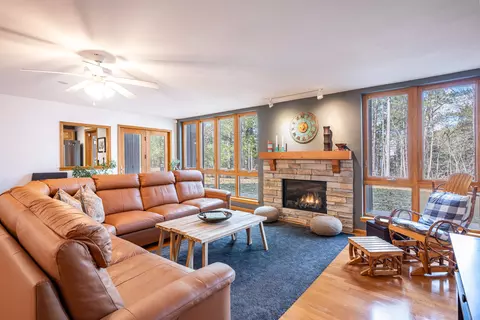 1 Dogwood Trl, Wisconsin Dells, WI 53965