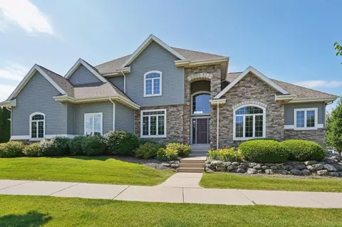 1252 Dartmouth Dr, Waunakee, WI 53597