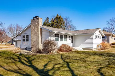 926 Hillcrest Dr, Fort Atkinson, WI 53538