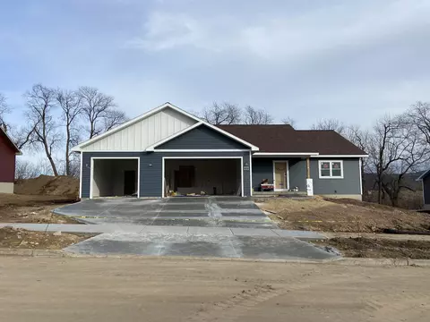 322 Roosevelt St, Baraboo, WI 53913