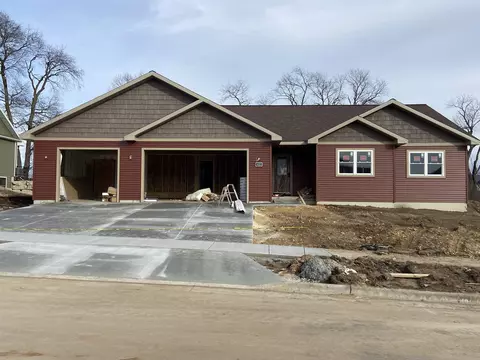 402 Roosevelt St, Baraboo, WI 53913