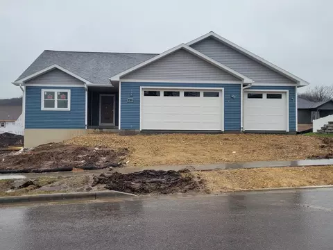 411 Roosevelt St, Baraboo, WI 53913
