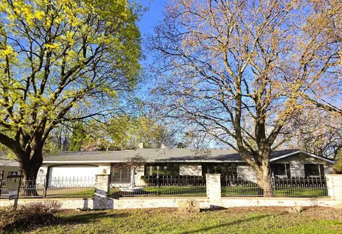 2901 Grandview Blvd, Madison, WI 53713
