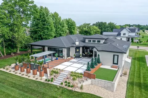 5803 Bellewood Dr, Waunakee, WI 53597