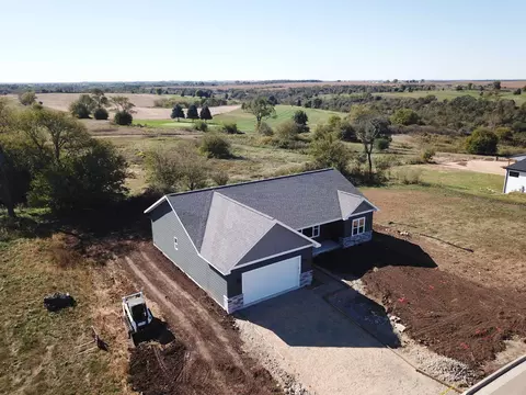 103 Graelyn Cir, Barneveld, WI 53507