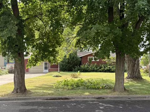 722 Front St, Cassville, WI 53806