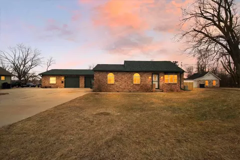 2505 Center Ave, Janesville, WI 53546