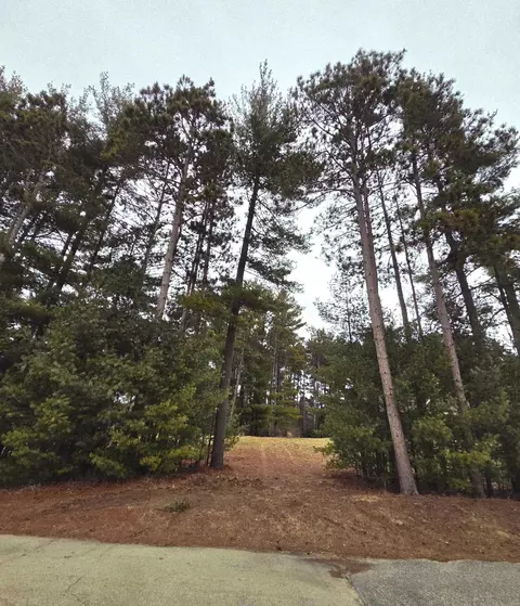 913 Forest Trl, Portage, WI 53901