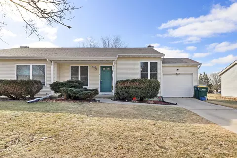 204 W Clover Ln #B, Cottage Grove, WI 53527