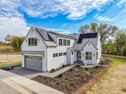7537 California Love Trl, Middleton, WI 53562