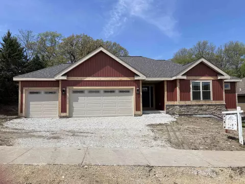 3 Savannah Pkwy, Deerfield, WI 53531