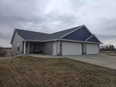 1207 Cody Pkwy, Platteville, WI 53818