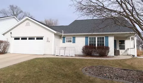 715 N Heatherstone Dr, Sun Prairie, WI 53590