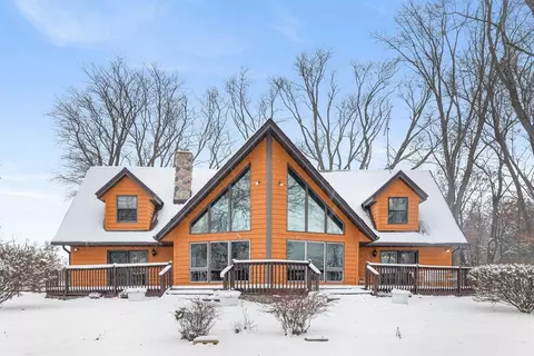 w913 West North Shore Drive, Montello, WI 53949