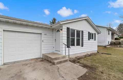 625 Cross St, Poynette, WI 53955