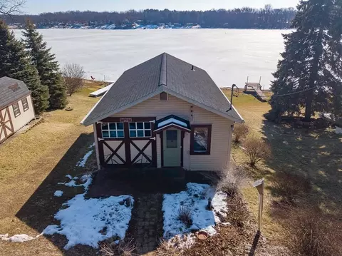 3112 Edgewater St, Milton, WI 53563