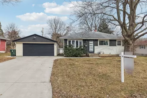 1133 Bonnie Ln, Madison, WI 53716