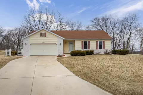 902 Anna Ct, Waterloo, WI 53594