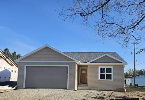 512 Village Ln, Ripon, WI 54971