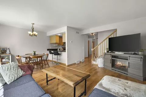203 N Musket Ridge Dr, Sun Prairie, WI 53590