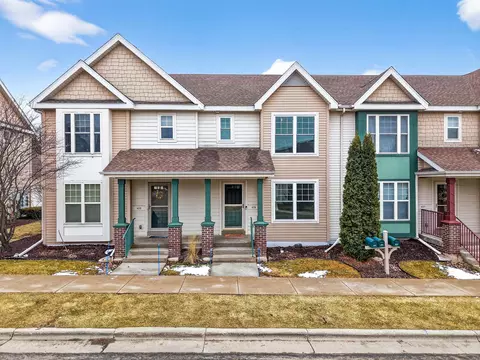 429 E Linnerud Dr, Sun Prairie, WI 53590