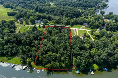 e4756 East Redstone Drive, La Valle, WI 53941 photo 13