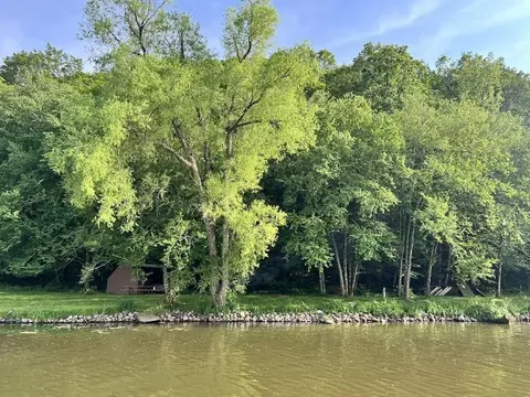 e4756 East Redstone Drive, La Valle, WI 53941