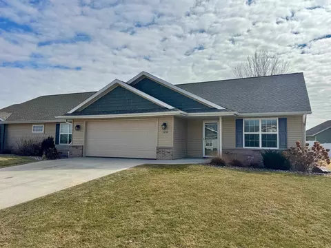 4350 Huntinghorne Dr, Janesville, WI 53546