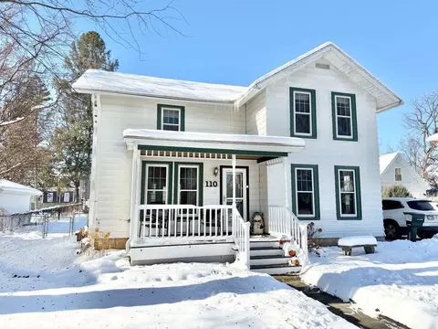 110 N Prairie St, Stoughton, WI 53589