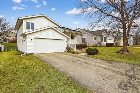 6126 Thornebury Dr, Madison, WI 53719