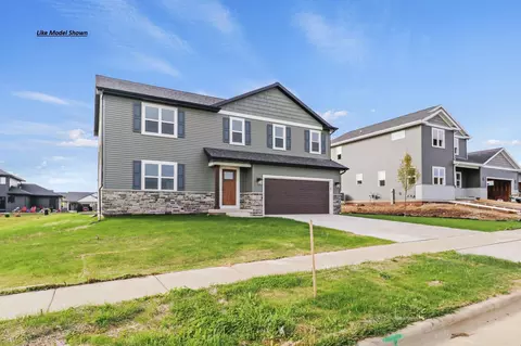 208 Michelle Ln, Cottage Grove, WI 53527