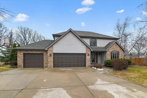 690 Ridge View Ln, Oregon, WI 53575