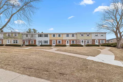 118 Lake Crest Dr #1, Beaver Dam, WI 53916