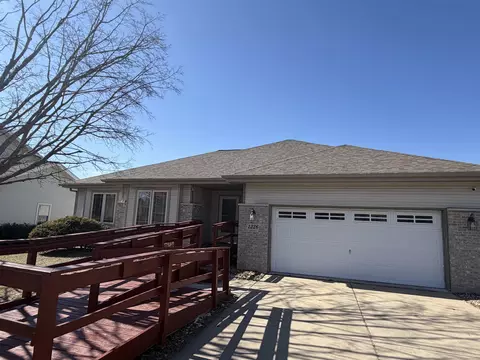 1226 Jasmine Dr, Madison, WI 53719