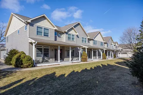 1817 Cedarbrook Ln #9, Stoughton, WI 53589