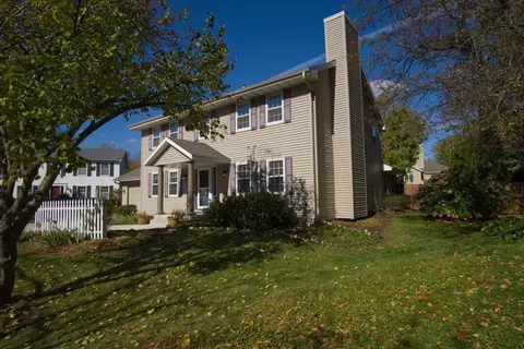 498 N Arthur Cir, Verona, WI 53593