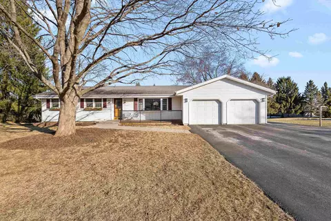 2613 E Grandview Dr, Milton, WI 53563