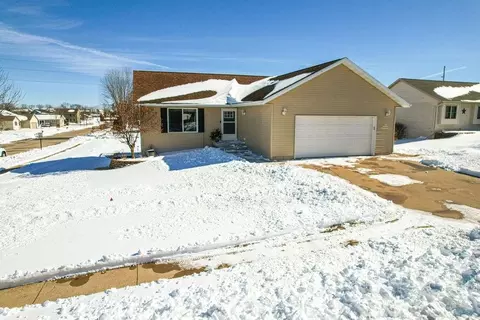 327 Nicholas St, Tomah, WI 54660