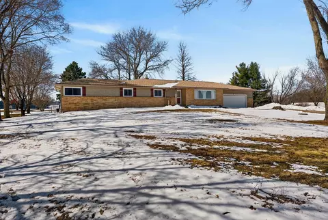 5529 Langer Rd, Marshall, WI 53559