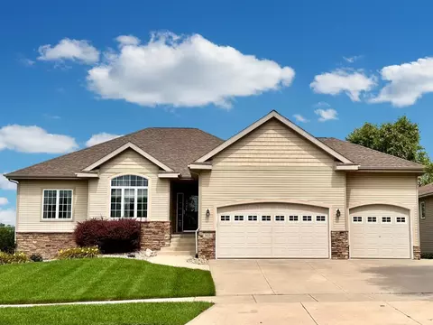 303 N Ridge Dr, Waunakee, WI 53597